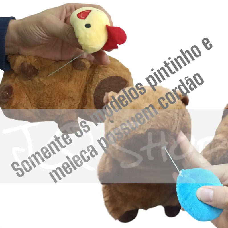 Boneca de Capivara – Brinquedo de Pelúcia
(MODELO ALEATÓRIO)